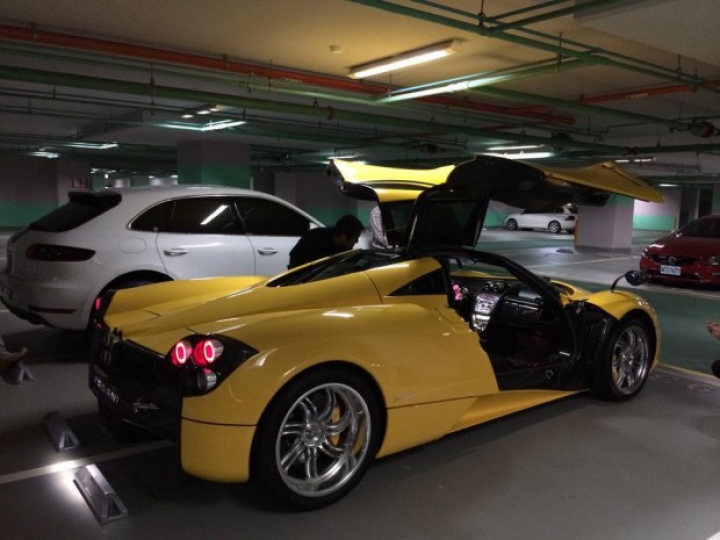 Un puşti de 15 ani a primit cu ocazia zilei de naştere un Pagani Huayra (FOTO)