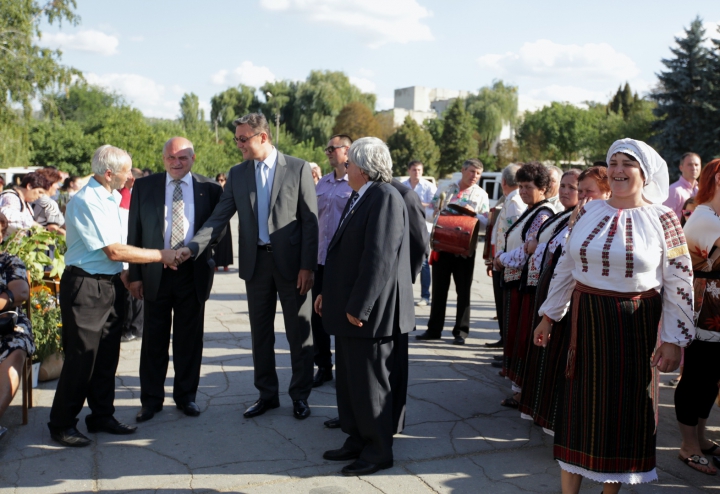 Igor Corman şi-a vizitat plaiul natal din raionul Teleneşti (FOTO)