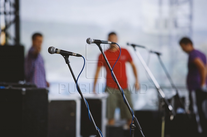 Show de zile mari la Vatra. Ultimele pregătiri în ajunul evenimentului organizat de Publika TV (GALERIE FOTO)