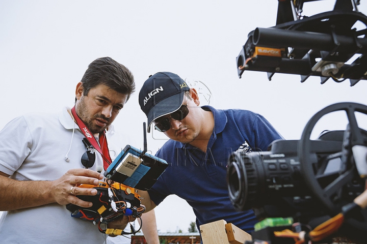 Show de zile mari la Vatra. Ultimele pregătiri în ajunul evenimentului organizat de Publika TV (GALERIE FOTO)