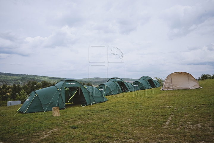 Show de zile mari la Vatra. Ultimele pregătiri în ajunul evenimentului organizat de Publika TV (GALERIE FOTO)