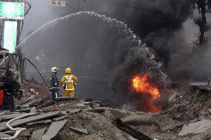 Imagini APOCALIPTICE. Cum arată un oraş din Taiwan după explozia unei conducte de gaz (FOTO/VIDEO)