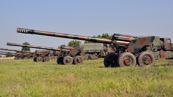 Artileria grea în acţiune. Militarii moldoveni au executat trageri la poligonul din Ungheni (FOTO/VIDEO)