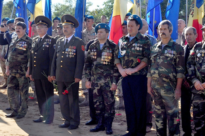 Comemorare dureroasă la Cocieri. Armata Naţională şi Guvernul au dat cinste eroilor căzuţi în conflictul de pe Nistru (FOTO)