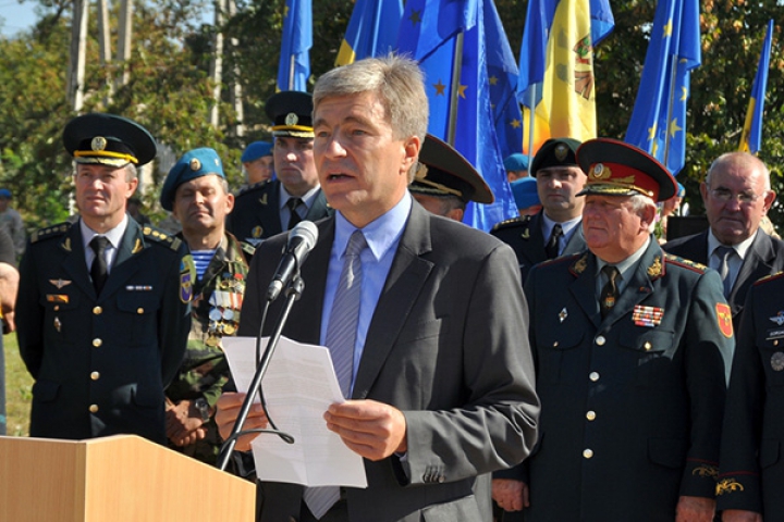 Comemorare dureroasă la Cocieri. Armata Naţională şi Guvernul au dat cinste eroilor căzuţi în conflictul de pe Nistru (FOTO)