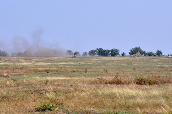 Artileria grea în acţiune. Militarii moldoveni au executat trageri la poligonul din Ungheni (FOTO/VIDEO)