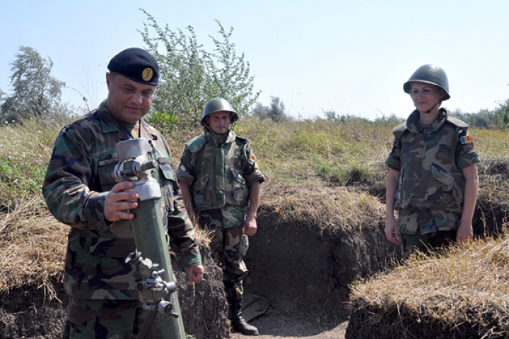 Artileria grea în acţiune. Militarii moldoveni au executat trageri la poligonul din Ungheni (FOTO/VIDEO)