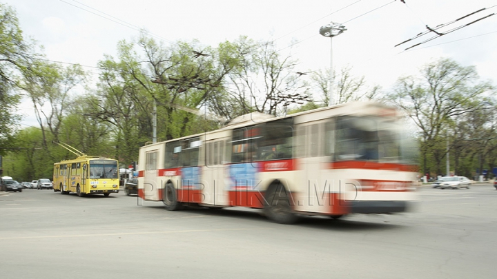 Troleibuz Turistic în Chişinău! De Ziua Independenţei excursiile vor fi gratuite (FOTO)