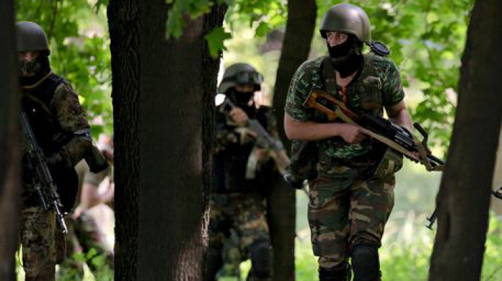 Forţele subordonate Kievului au început curăţarea Doneţkului de rebeli proruşi     