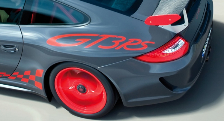 O revistă britanică a publicat designul patentat al noului Porsche GT3 RS (FOTO/VIDEO)