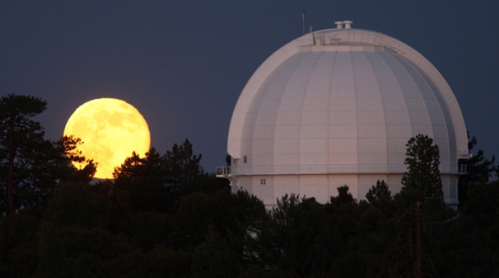 Fenomen astronomic spectaculos! În această seară vom putea admira "Super Luna"