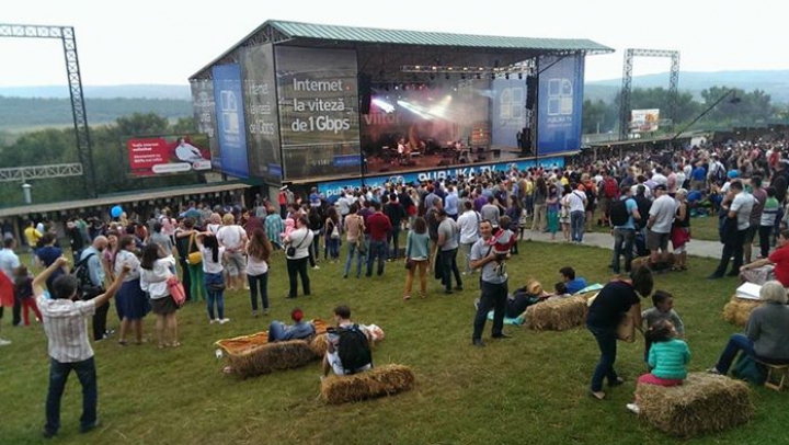 Ploaie de poze postate pe reţelele de socializare de la festivalul organizat de Publika la Complexul Vatra