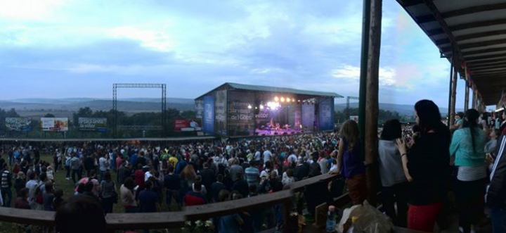 Ploaie de poze postate pe reţelele de socializare de la festivalul organizat de Publika la Complexul Vatra