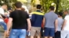 Rasism în fotbalul moldovenesc. Lupii galbeni l-au pus la punct pe un beţiv care le-a ofensat colegii de culoare (VIDEO)