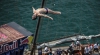 Campionul mondial la cliff diving, Artiom Silcenko, face spectacol în Spania 