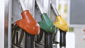 Petroliştii vor da explicaţii pentru scumpiri. Reprezentanţii companiilor sunt invitaţi la ANRE