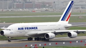 Piloţii de la Air France au început o grevă de o săptămână. Jumătate din avioane au rămas la sol