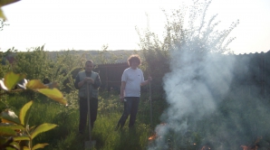 Frigul îi sperie pe fermieri. Ce fac aceştia ca să-şi protejeze roada de îngheţ