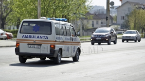 Incident tragic la Bălţi! Un copil a fost strivit de un grilaj de metal cu o greutate de peste 30 de kilograme