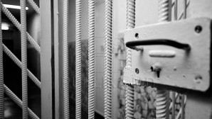 Reacţia juriştilor privind arestarea bărbatului din Ştefan-Vodă care nu şi-a cumpărat poliţa medicală