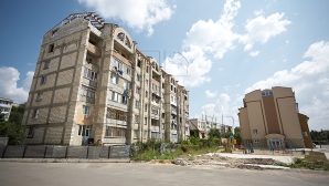 "Fluturi ai libertăţii" la Chişinău. Pe un bloc de locuit din capitală va fi dezvelită o nouă pictură monumentală semnată de artişti polonezi