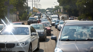 Şmecher pe strada Ştefan cel Mare. La ce manevră recurge un şofer din capitală pentru a scăpa de ambuteiaj (VIDEO)