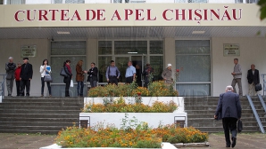 Curtea de Apel Chişinău: Bărbatul care a stat după gratii pentru că nu avea poliţă medicală a fost condamnat ILEGAL