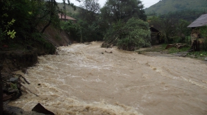 Blestemul apelor! România şi Serbia se confruntă cu inundaţii de proporţii după mai multe zile de ploi torenţiale