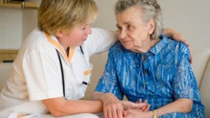 Asistenţii sociali din Moldova, nemulţumiţi de salariile mici şi volum mare de muncă