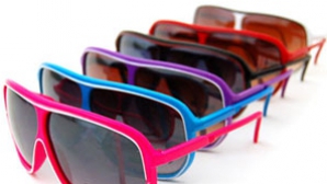  Ochelari de soare de mii de lei, ascunşi într-un depozit din centrul capitalei. Cum a fost pedepsit proprietarul