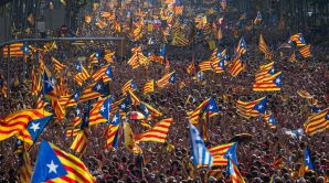 Barcelona, asaltată de manifestanţi. Jumătate de milion de oameni cer independenţa Cataloniei