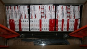 Peste 20.000 de ţigări de contrabandă, ascunse în trenul Chişinău-Bucureşti. Marfa aparţinea însoţitorilor de vagon