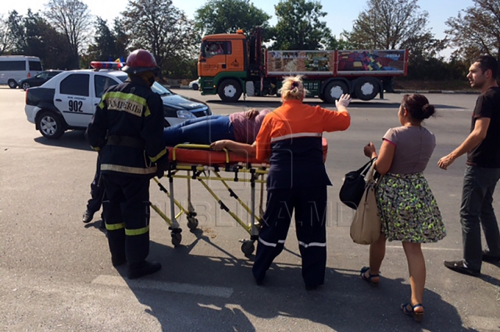 ACCIDENT GRAV la Stăuceni: Un microbuz s-a răsturnat, iar mai mulţi pasageri au fost răniţi (FOTO/VIDEO)