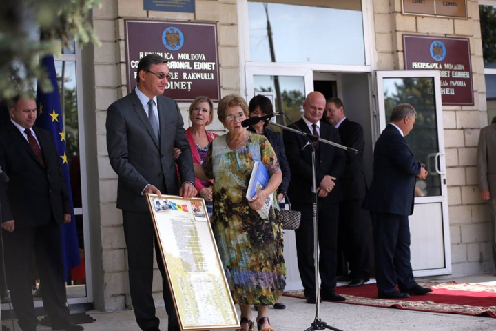 Deputaţii, mai aproape de oameni. Parlamentul a deschis un nou oficiu teritorial de informare la Edineţ (FOTO)