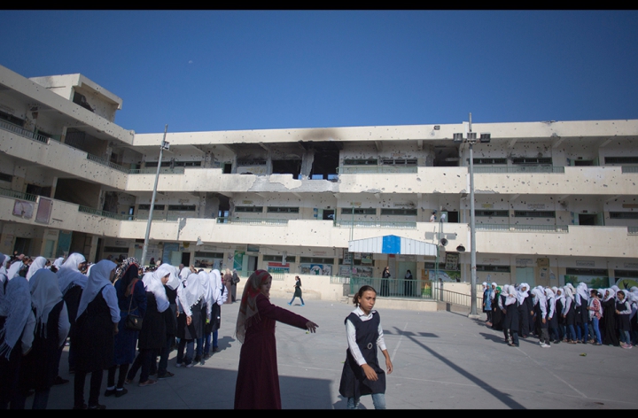 Copiii din Gaza s-au întors la şcoală după 50 de zile de război. Cum arată instituţiile după bombardamente (FOTO/VIDEO)