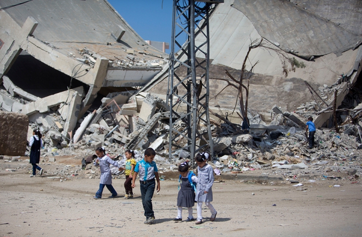 Copiii din Gaza s-au întors la şcoală după 50 de zile de război. Cum arată instituţiile după bombardamente (FOTO/VIDEO)