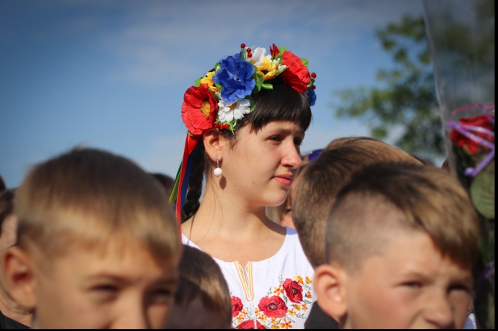 Sărbătoare în spirit patriotic la Kiev! Cum s-au prezentat elevii ucraineni în prima zi de şcoală (FOTO)