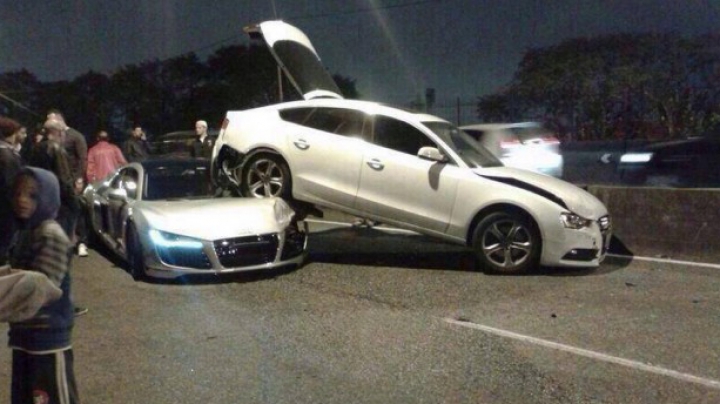 Accident de lux! Un Audi R8 a intrat sub un Audi A5 Sportback (VIDEO)