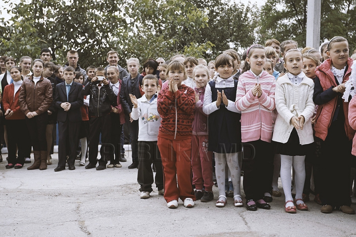 Locuitorii unor sate din raionul Fălești vor beneficia de serviciile unui centru medico-social (GALERIE FOTO)