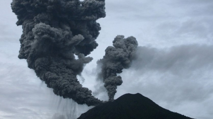 Numărul victimelor provocate de erupţia vulcanului Ontake din centrul Japoniei este în creştere