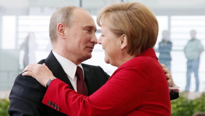 Vladimir Putin şi Angela Merkel au discutat despre livrarea de gaze ruseşti către UE 