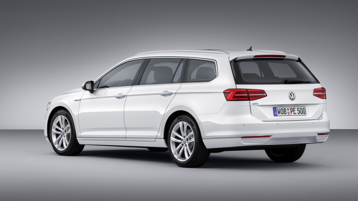 Volkswagen Passat GTE - automobilul care poate parcurge traseul Paris-Londra-Paris fără a fi alimentat (FOTO)