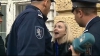 SCANDAL la Primărie! Domnica Cemortan a aruncat gunoi şi s-a certat cu poliţiştii (VIDEO)