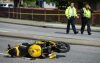 MOMENTUL în care un motociclist teribilist a lovit un pieton în plină viteză (VIDEO)