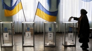 Alegătorii din Ucraina, mulţumiţi de rezultatele scrutinul parlamentar: Sperăm că învingătorii vor alege direcţia corectă