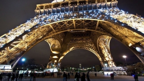 "Arată înfricoşător, dar e frumos". Ce schimbări s-au produs în Turnul Eiffel