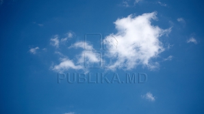 Meteorologii prognozează o zi frumoasă cu soare şi cer senin