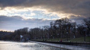 Meteorologii prognozează vreme instabilă: Cerul va fi noros, iar izolat vor cădea ploi slabe