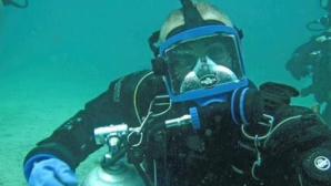 Record Mondial la stat sub apă. Doi profesori americani nu vor ieşi la suprafaţă 73 de zile