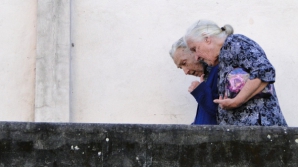 Studiu: Moldova nici pe departe nu este ţara în care vârstnicii îşi pot petrece fără griji bătrâneţea